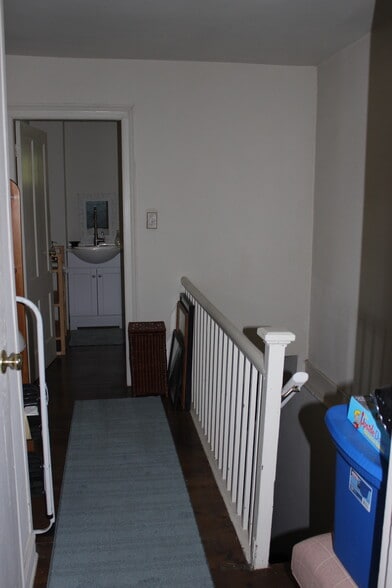 More Photos Of 88 Bradley Rd, Woodbridge Office For Sale