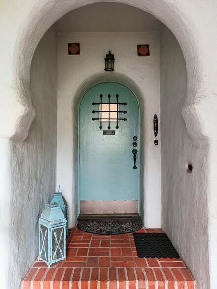 More Photos Of 8225 Fountain Ave, West Hollywood Apartments For Sale