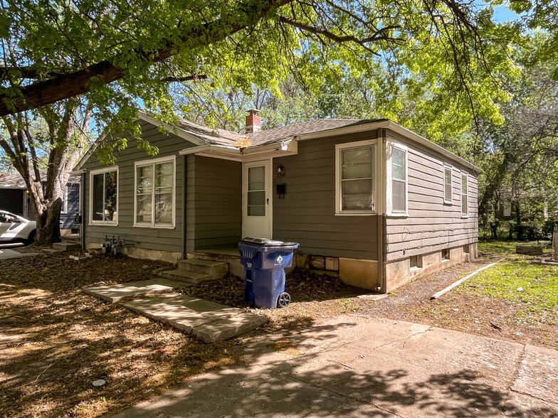 More Photos Of 2302 S Broadview St, Wichita Apartments For Sale