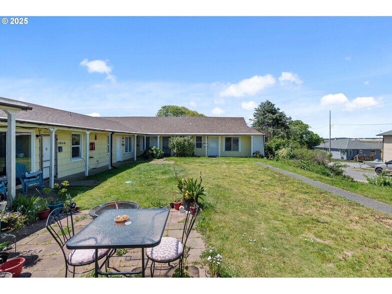 More Photos Of 1900 Monroe St, North Bend Apartments For Sale