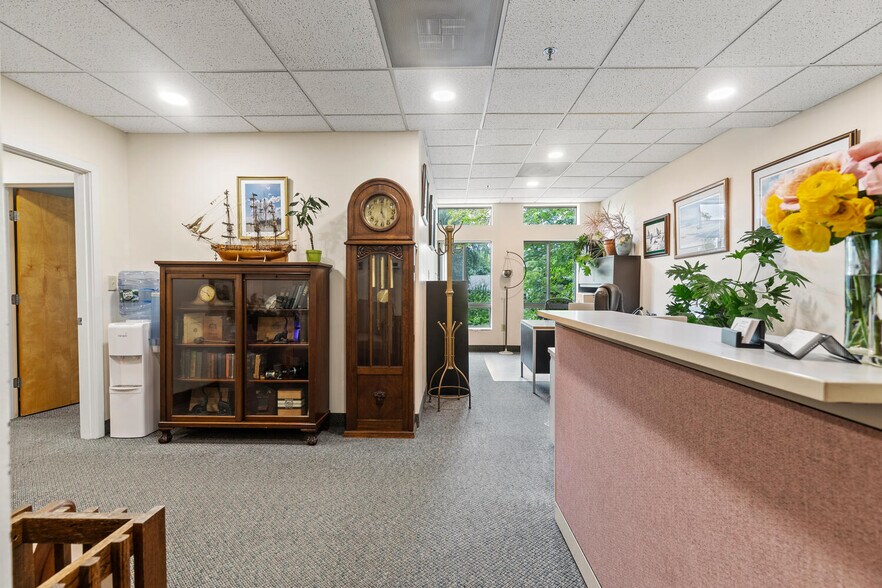 More Photos Of 63 Shore Rd, Winchester Medical For Sale