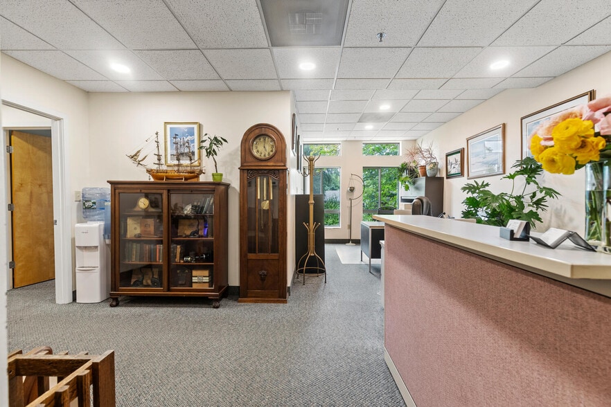 More Photos Of 63 Shore Rd, Winchester Medical For Sale