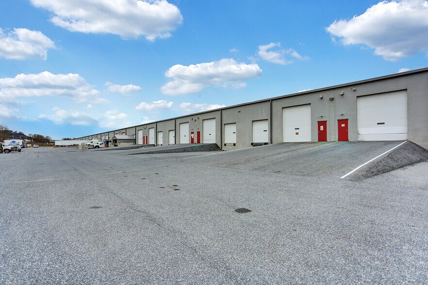 More Photos Of 7917 Derry St, Harrisburg Warehouse For Lease