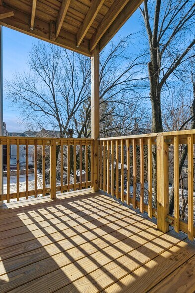 More Photos Of 1535 W Estes Ave, Chicago Multifamily For Sale