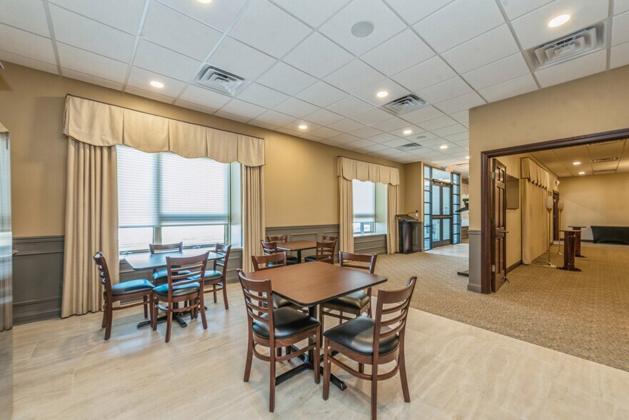 More Photos Of 1745 S Eastwood Dr, Woodstock Bank For Sale