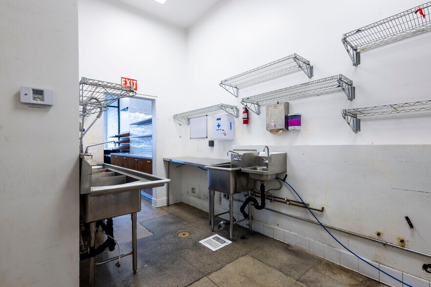 More Photos Of 3524-3536 W Sunset Blvd, Los Angeles Storefront For Lease