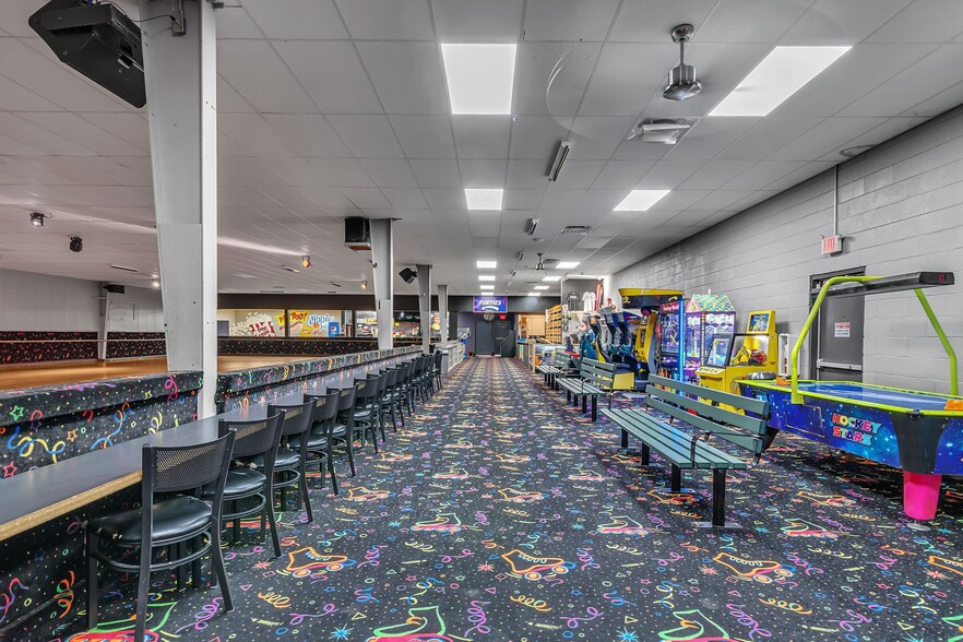 More Photos Of 7628 Corina Dr, Fort Worth Skating Rink For Sale