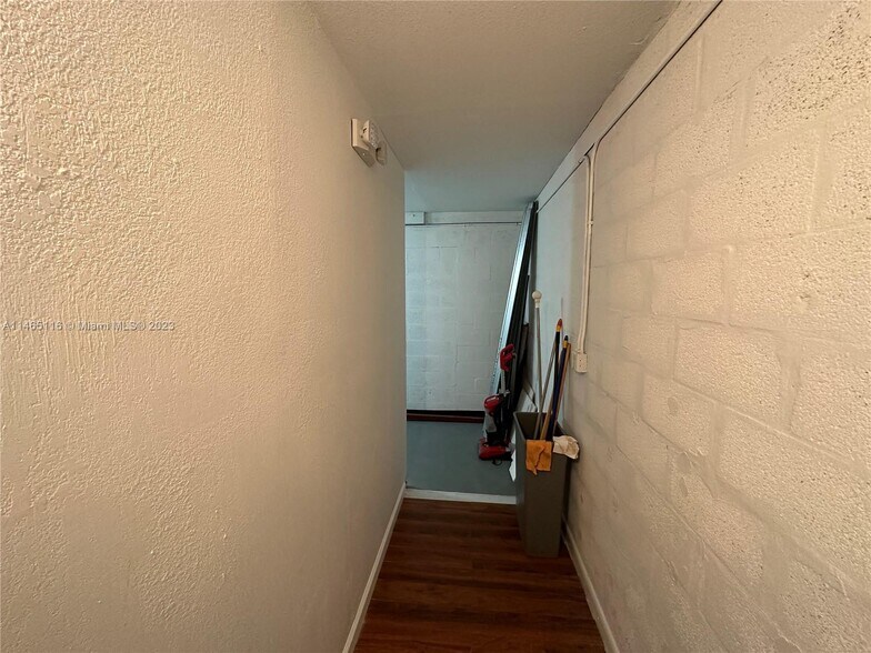 More Photos Of 6187 NW 167th St, Miami Lakes Office For Sale