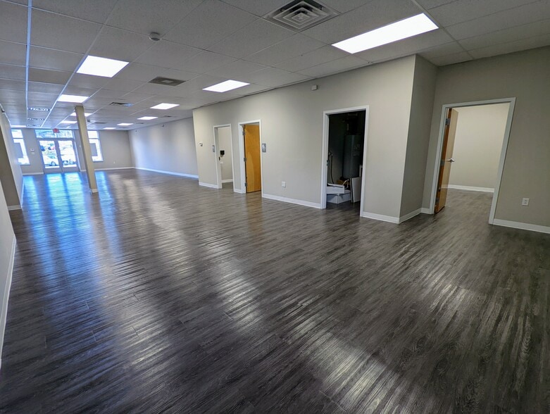 More Photos Of 16021 Kairos Rd, Colonial Heights Medical For Lease