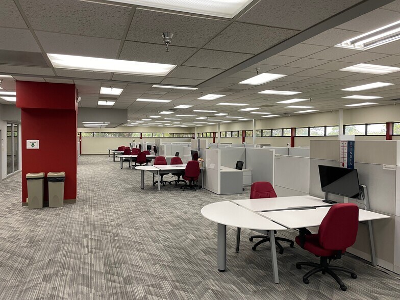 More Photos Of 505 N John Rodes Blvd, Melbourne Light Manufacturing For Lease