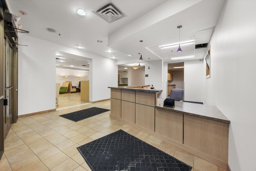 More Photos Of 3500 Federal Dr, Eagan Office For Sale