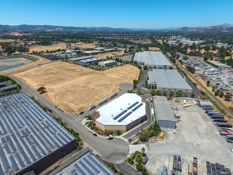 More Photos Of 5600 Earhart Ct, Windsor Warehouse For Lease