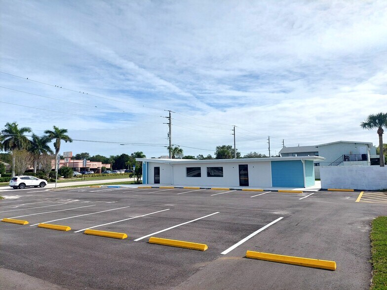 More Photos Of 14445 Us-1 Hwy, Sebastian General Retail For Sale