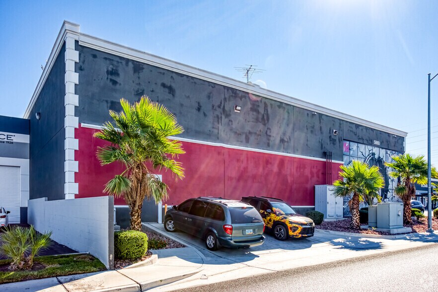 More Photos Of 5860-5880 S Valley View Blvd, Las Vegas Warehouse For Lease