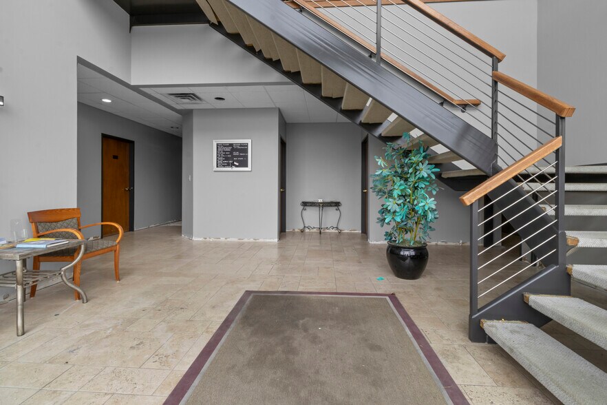 More Photos Of 1016 3rd Ave SW, Carmel Office For Lease