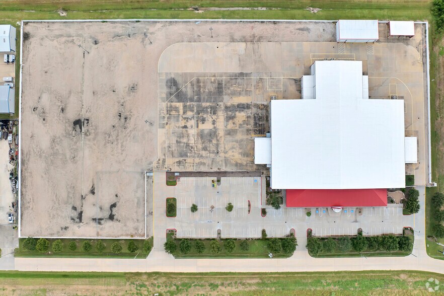 More Photos Of 3782 Reese Rd, Rosenberg Warehouse For Sale