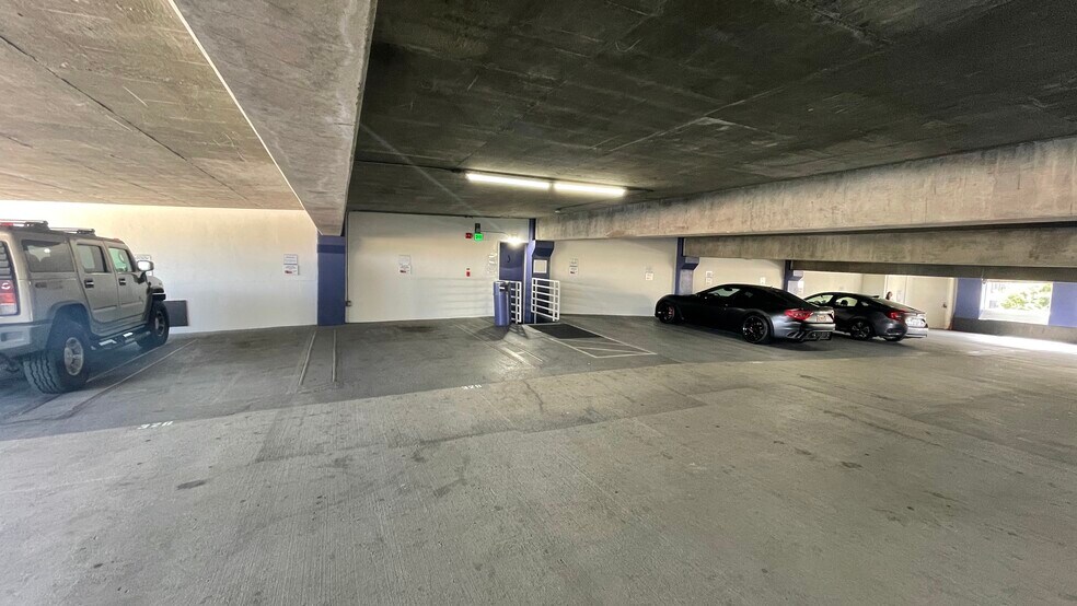 More Photos Of 640 S San Vicente Blvd, Los Angeles Medical For Lease