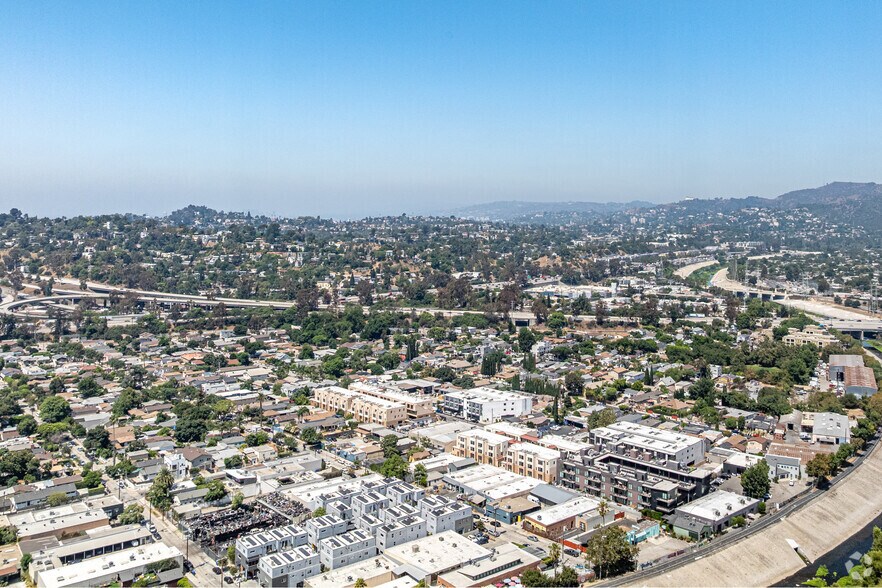 More Photos Of 3014 N Coolidge Ave, Los Angeles Warehouse For Lease
