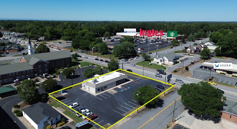 More Photos Of 1801 N Main St, Anderson Office For Lease