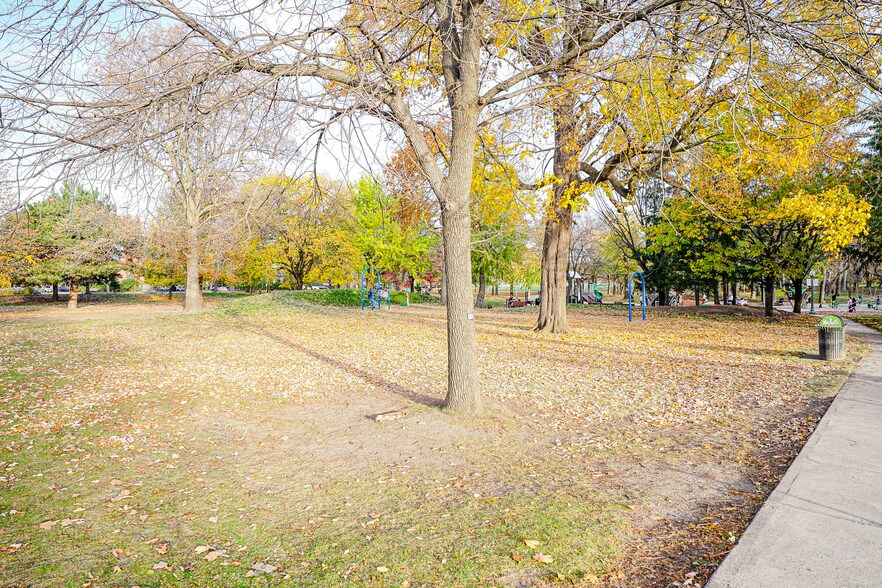 More Photos Of 4565 Rue Sherbrooke O, Westmount Office For Lease