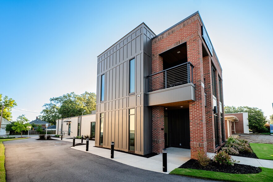 More Photos Of 810 Pendleton St, Greenville Office For Lease