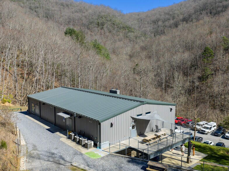 More Photos Of 95 Upstream Campus Trl, Sylva Schools For Sale