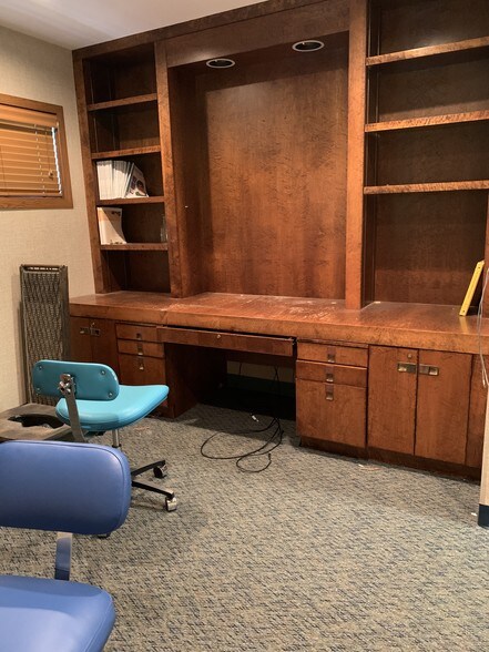 More Photos Of 1102-1108 Poplar Pl, Rogers Medical For Lease