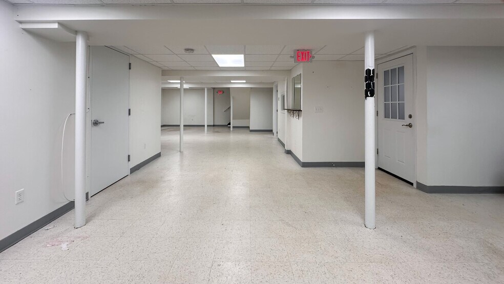 More Photos Of 14 Maple St, Terryville Office For Lease