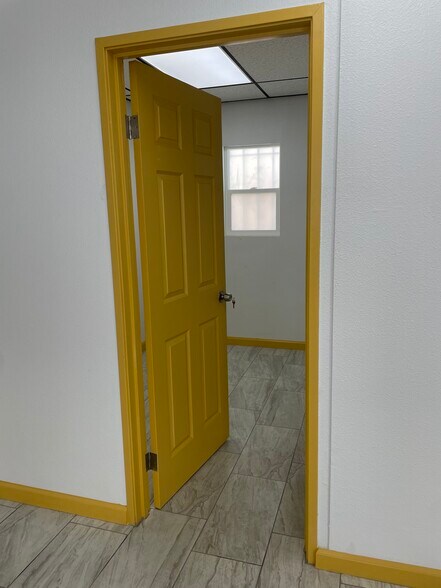 More Photos Of 1667-1671 Anaheim St, Harbor City Storefront Retail Office For Lease