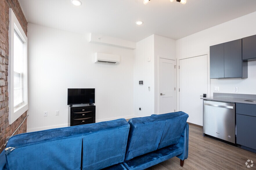 More Photos Of 595 E Broad St, Columbus Apartments For Sale