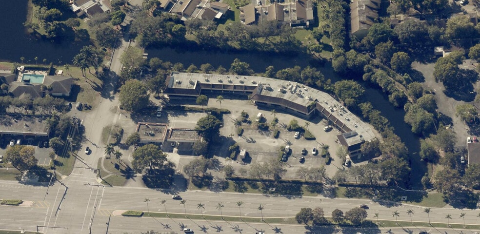 More Photos Of 8424-8458 W Oakland Park Blvd, Sunrise Unknown For Lease