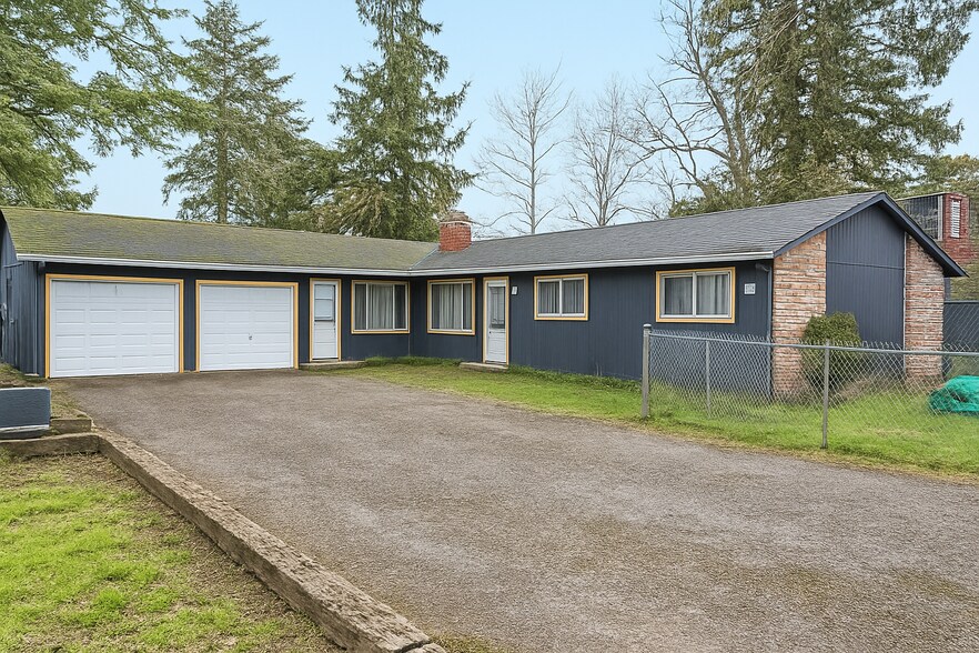 Primary Photo Of 15540 NE Couch St, Portland Apartments For Sale