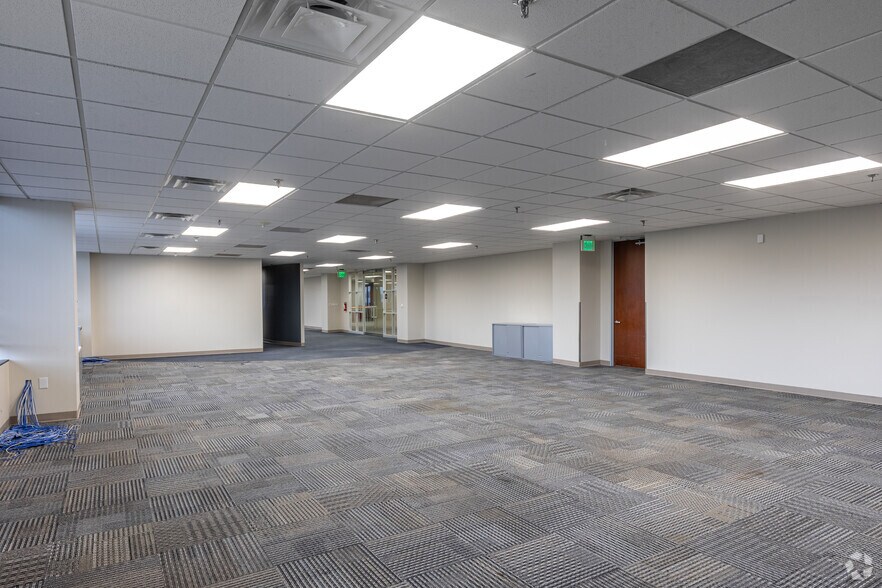 More Photos Of 5615 Highpoint Dr, Irving Office For Sale