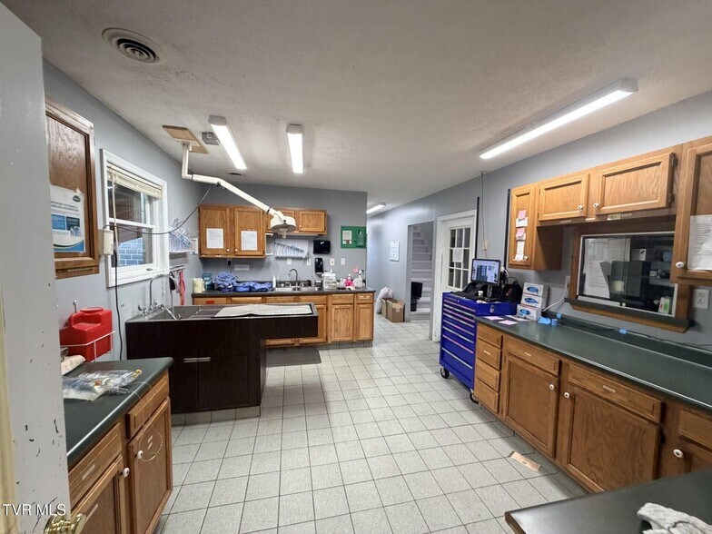 More Photos Of 404 Hurricane Rd NE, Wise Medical For Sale