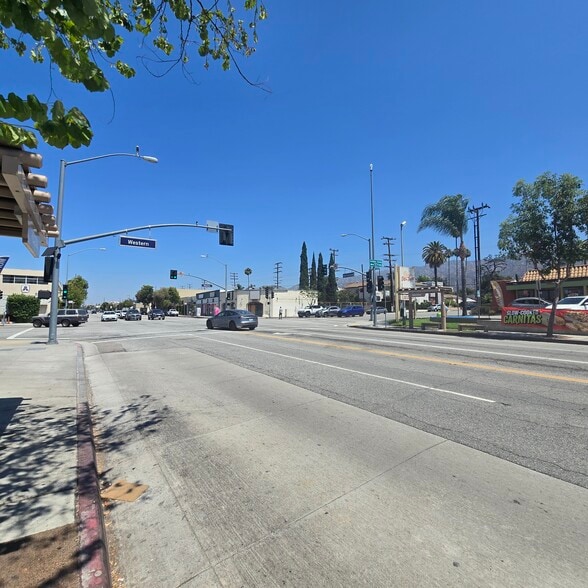 More Photos Of 6545 San Fernando Rd, Glendale Auto Repair For Lease
