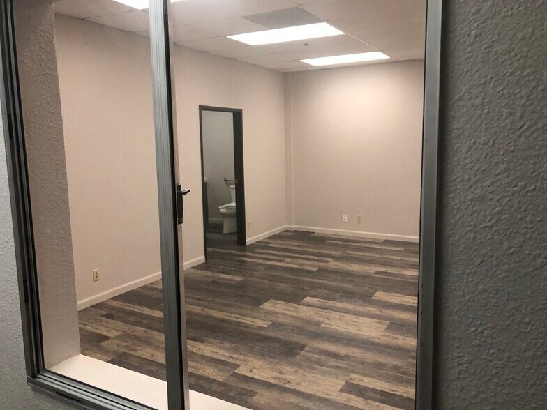 More Photos Of 5468 Skylane Blvd, Santa Rosa Research And Development For Lease