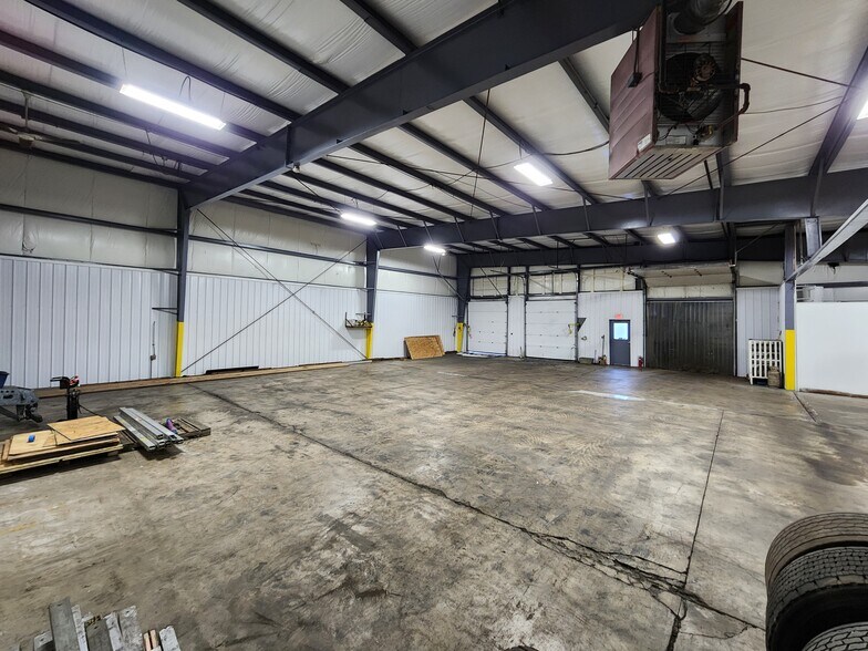 More Photos Of 500 Trolley Blvd, Rochester Manufacturing For Sale