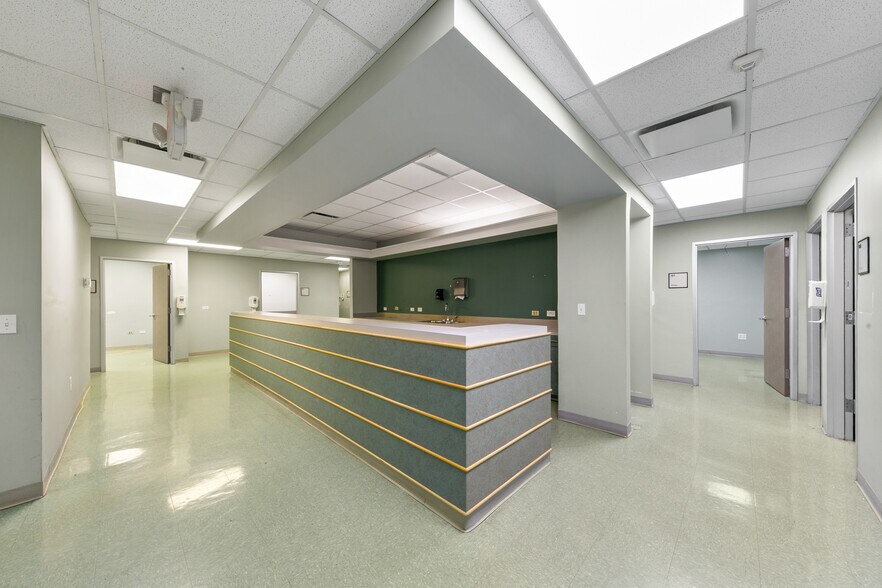 More Photos Of 3828 Avenue N, Galveston Hospital For Lease