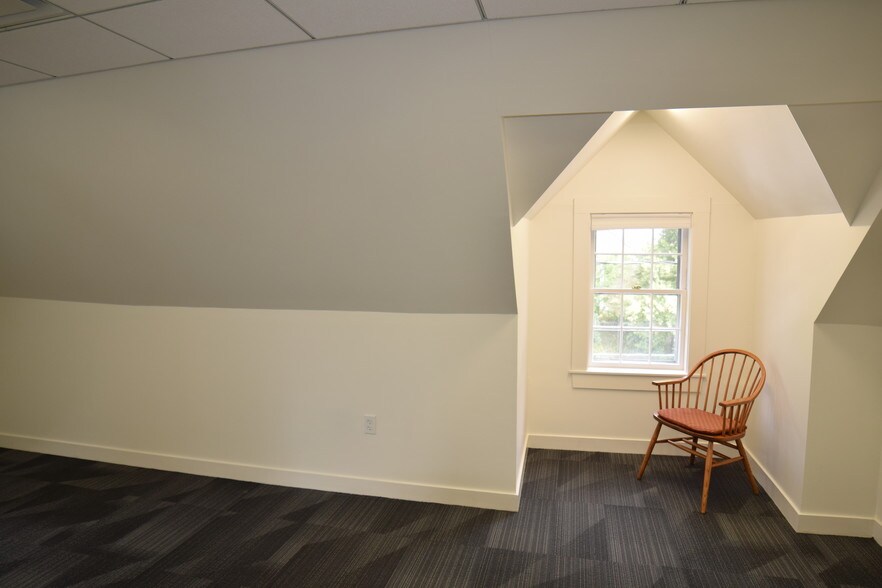 More Photos Of 450-456 Boston Post Rd, Weston Storefront Retail Office For Lease