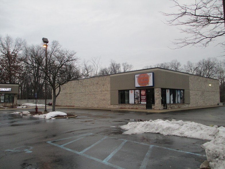 More Photos Of 6012-6054 Rochester Rd, Troy General Retail For Lease