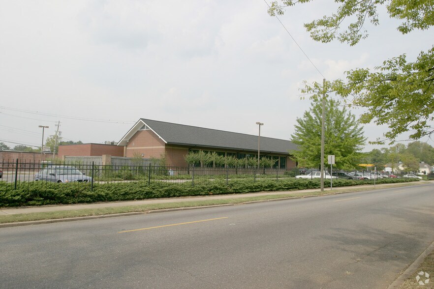 More Photos Of 633 Lomb Ave SW, Birmingham Medical For Lease