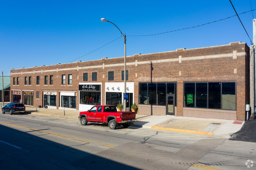 Primary Photo Of 140 W Wood St, Decatur Storefront Retail Office For Lease