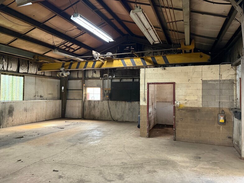 More Photos Of 16013 W Sardis Rd, Bauxite Industrial For Sale