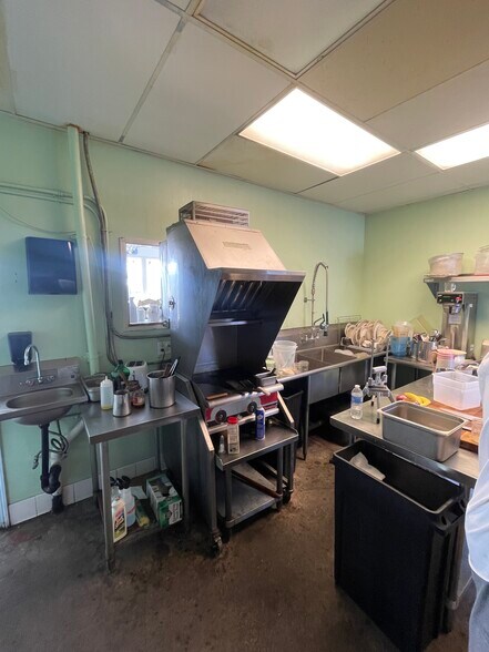 More Photos Of 301 N San Marino Ave, San Gabriel Freestanding For Lease