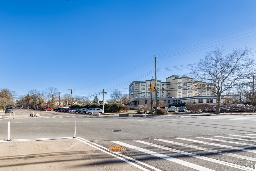 More Photos Of 5515 Little Neck Pky, Little Neck Skilled Nursing Facility For Lease