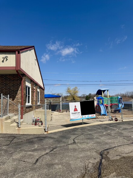 More Photos Of 700 W Rollins Rd, Round Lake Beach Daycare Center For Lease