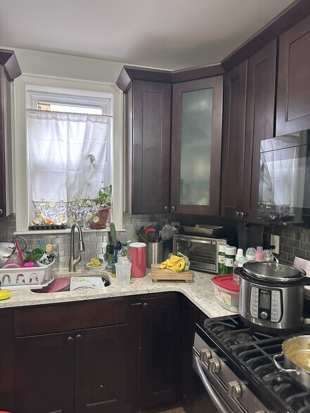 More Photos Of 9110 Avenue L, Brooklyn Storefront For Sale