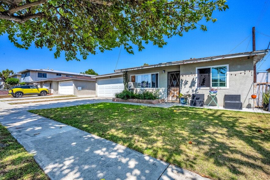 More Photos Of 15914-15920 S Harvard Blvd, Gardena Apartments For Sale