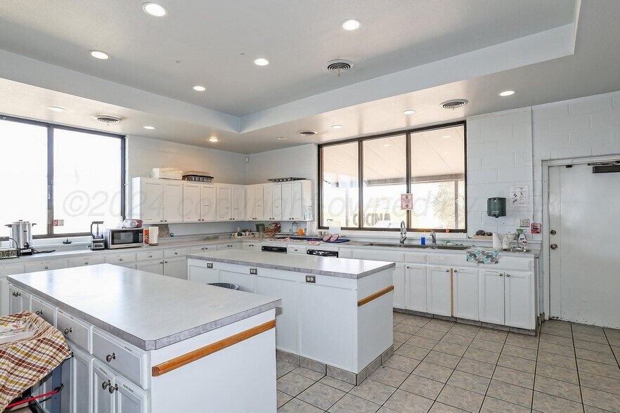 More Photos Of 4714 NW 4th Ave, Amarillo Religious Facility For Sale