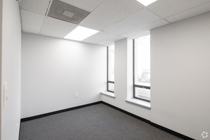 More Photos Of 30 Hempstead Ave, Rockville Centre Coworking Space